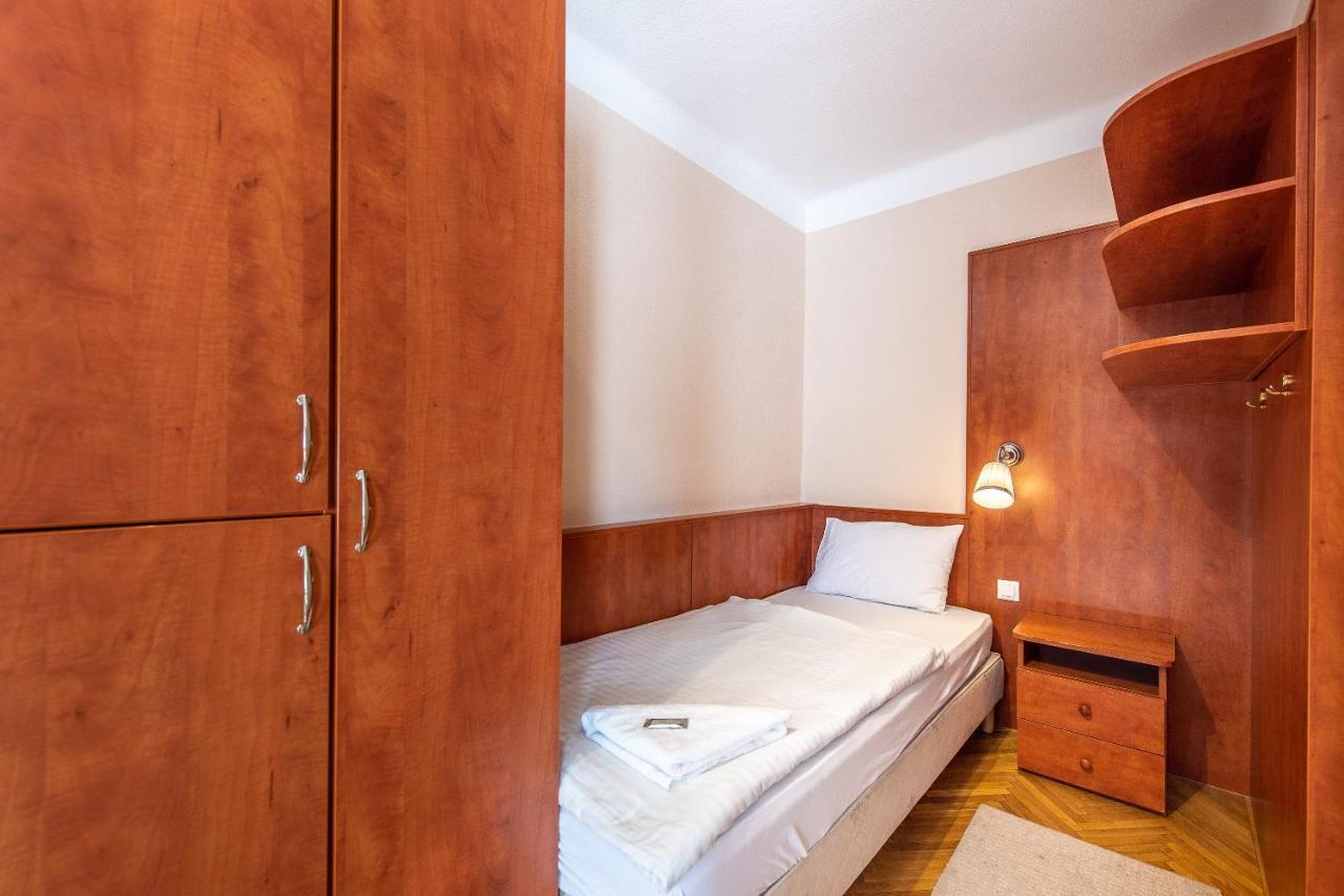 Korona Panzio Budapest Exterior photo